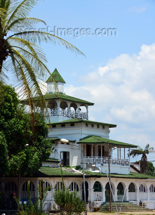 cameroon66: Cameroon, Douala: the Pagoda, Palace of the Kings Bell, built by the Germans in 1905 for King Auguste Manga Ndumbe - now used by 'espace Doual'art' - exotic architecture in the administrative quarter, Bonanjo - La Pagode du Roi Bell - photo by M.Torres - (c) Travel-Images.com - Stock Photography agency - Image Bank