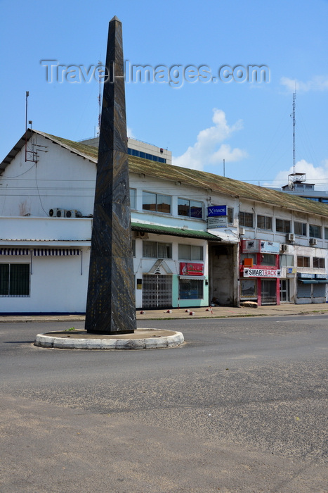 cameroon74: Cameroon, Douala: the Sud-Obelisk on Government Square, Bonanjo, by Faouzi Laataris, erected for the SUD Salon Urbain de Douala 2007 - photo by M.Torres - (c) Travel-Images.com - Stock Photography agency - Image Bank