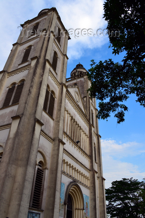 cameroon84: Cameroon, Douala: façade of the Catholic Cathedral of St Peter and St Paul of Bonadibong - Romanesque Revival architecture - Akwa quarter - cathedrale St Pierre et St Paul - photo by M.Torres - (c) Travel-Images.com - Stock Photography agency - Image Bank
