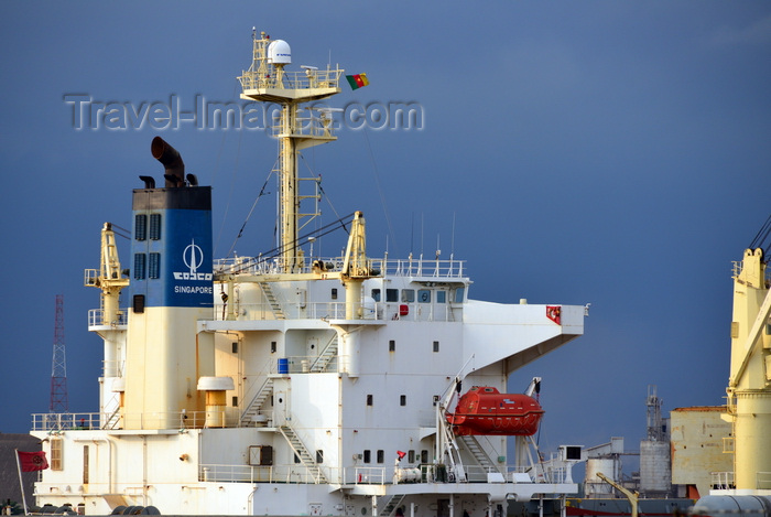 cameroon90: Cameroon, Douala: harbor scene - freighter ship bridge - Douala harbor handles most of the country's imports and exports - Cosco Singapore - photo by M.Torres - (c) Travel-Images.com - Stock Photography agency - Image Bank