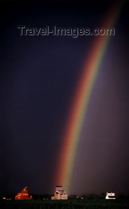 canada101: Canada / Kanada - Saskatchewan - Gull Lake: rainbow over the grain elevator - photo by M.Duffy - (c) Travel-Images.com - Stock Photography agency - Image Bank