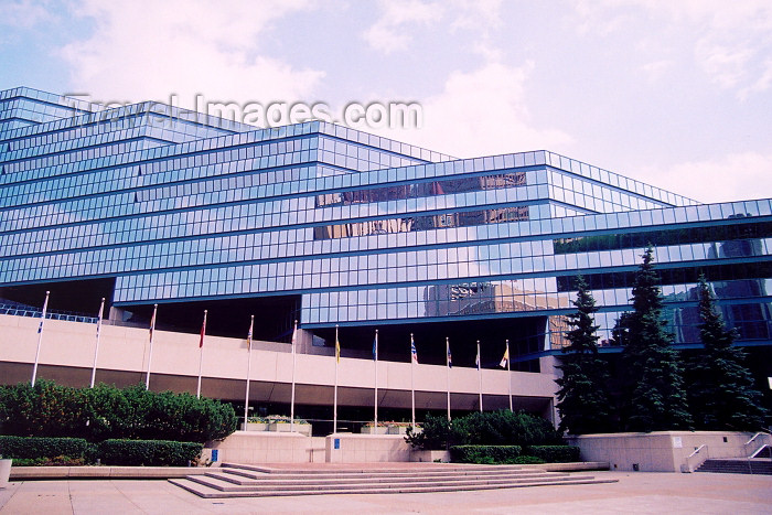 canada166: Canada / Kanada - Calgary (Alberta): the city hall - Macleod trail (photo by G.Frysinger) - (c) Travel-Images.com - Stock Photography agency - Image Bank