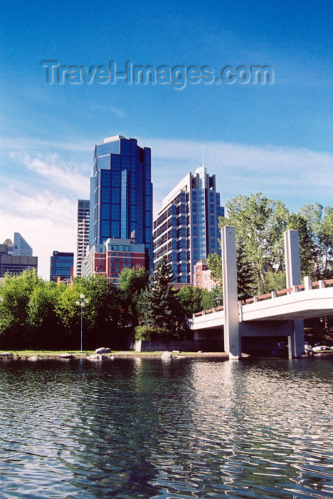 canada186: Canada / Kanada - Calgary (Alberta): Sheraton suites, Canterra tower and EY tower seen from Prince island (photo by M.Torres) - (c) Travel-Images.com - Stock Photography agency - Image Bank