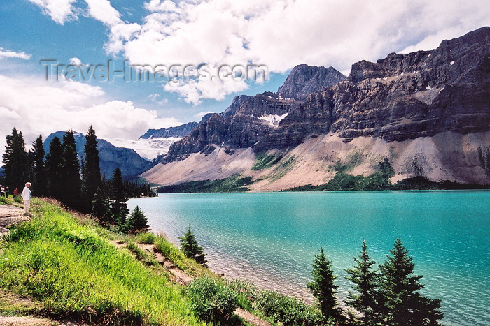 canada207: Canada / Kanada - Peyto Lake (Alberta): looking SE - Banff NP - photo by M.Torres - (c) Travel-Images.com - Stock Photography agency - Image Bank