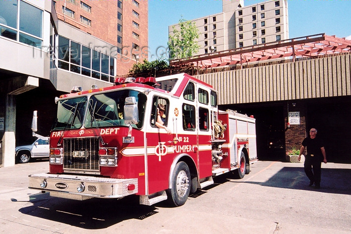 canada214: Canada / Kanada - Calgary, Alberta: fire engine leaving the Fire Department - Macloed Trail - photo by M.Torres - (c) Travel-Images.com - Stock Photography agency - Image Bank