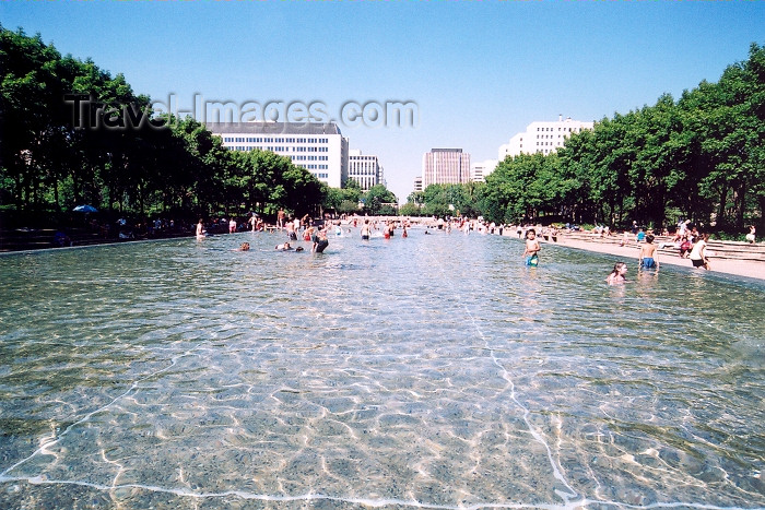 canada242: Canada / Kanada - Edmonton, Alberta: hot afternoon in August - photo by M.Torres - (c) Travel-Images.com - Stock Photography agency - Image Bank