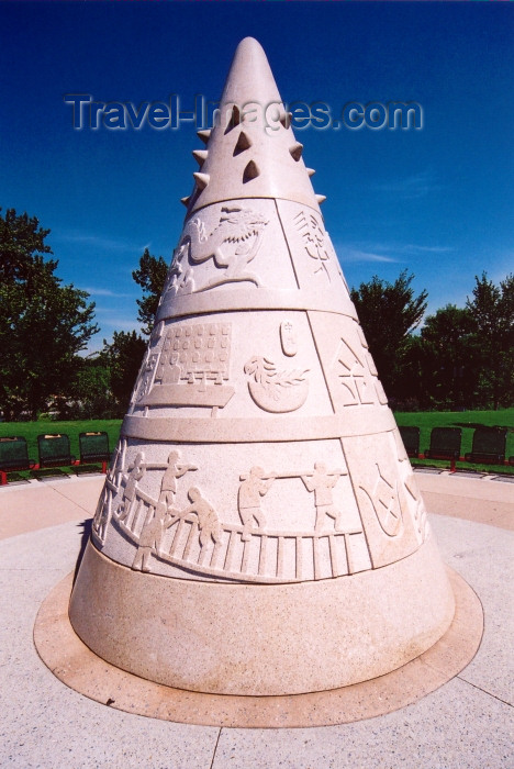 canada247: Canada / Kanada - Calgary, Alberta: Chinese Diaspora monument - Riverfront avenue - photo by M.Torres - (c) Travel-Images.com - Stock Photography agency - Image Bank