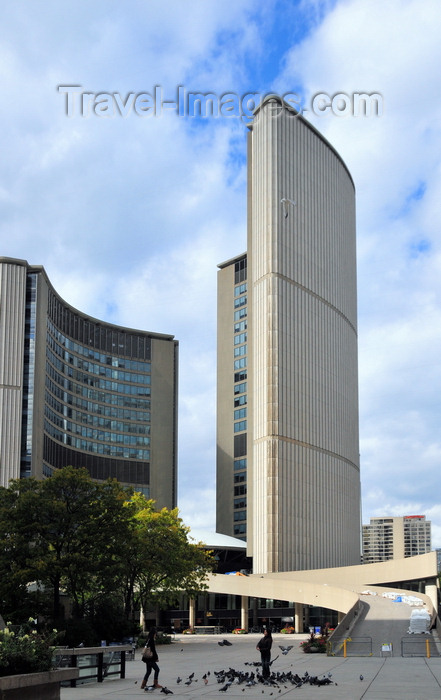 canada282: Toronto, Ontario, Canada: City Hall - modernist building by architect Viljo Revell - Nathan Phillips Square - photo by M.Torres - (c) Travel-Images.com - Stock Photography agency - Image Bank