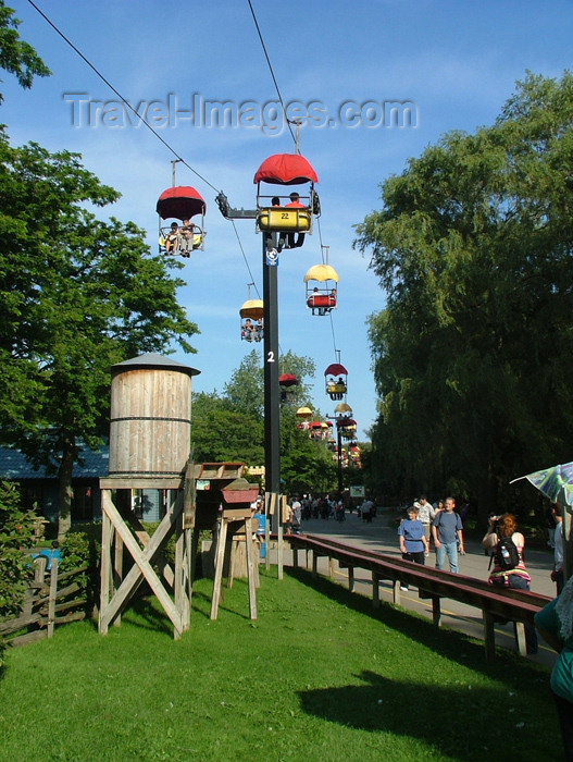 canada296: Toronto, Ontario, Canada / Kanada: cable car - Centre Island - photo by R.Grove - (c) Travel-Images.com - Stock Photography agency - Image Bank