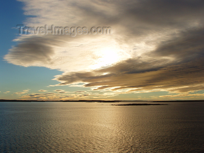 canada304: Gulf of St. Lawrence (Quebec): lower north coast / Golfe du Saint-Laurent - Basse Côte Nord - photo by B.Cloutier - (c) Travel-Images.com - Stock Photography agency - Image Bank