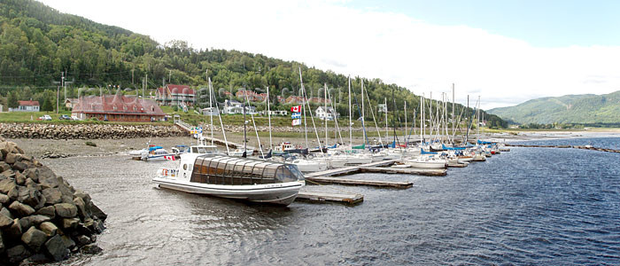 canada317: Anse Saint-Jean (Quebec): marina - photo by B.Cloutier - (c) Travel-Images.com - Stock Photography agency - Image Bank