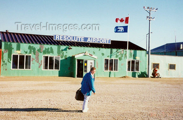 canada364: Resolute bay, Nunavut, Canada: airport - photo by G.Frysinger - (c) Travel-Images.com - Stock Photography agency - Image Bank