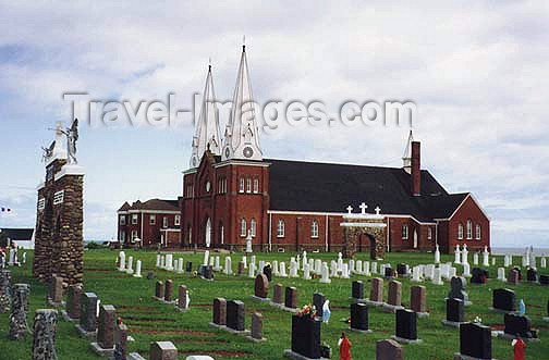 canada375: Canada / Kanada - Le Village Pionnier Acadien / Acadian Pioneer Village (Prince Edward Island): church and cemetery - photo by G.Frysinger - (c) Travel-Images.com - Stock Photography agency - Image Bank