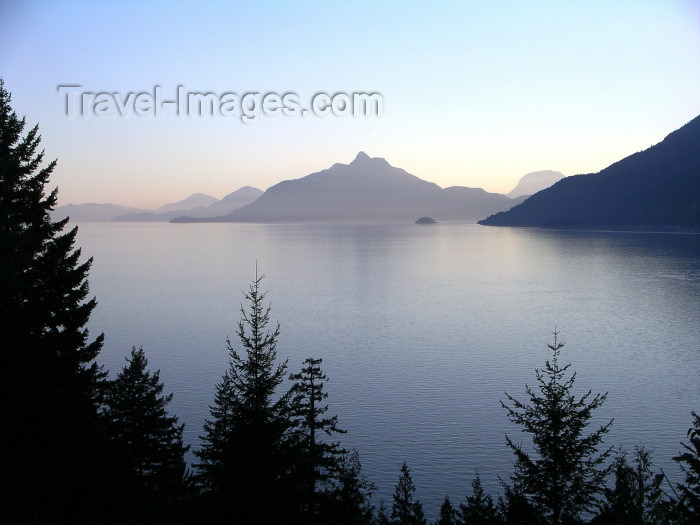 canada387: Canada / Kanada - near Squamish (BC): sea to sky highway - photo by Rick Wallace - (c) Travel-Images.com - Stock Photography agency - Image Bank