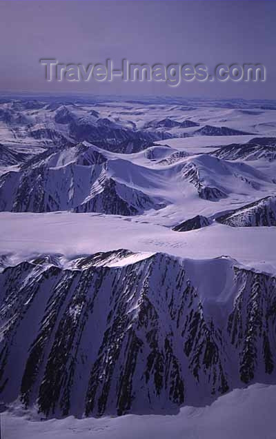 canada391: Canada - Ellesmere Island (Nunavut): mountains - northern ice-cap - photo by E.Philips - (c) Travel-Images.com - Stock Photography agency - Image Bank