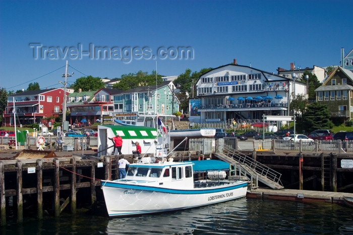 canada445: Scenic views of the historic fishing village of Lunenburg, Nova Scotia, Canada - photo by D.Smith - (c) Travel-Images.com - Stock Photography agency - Image Bank