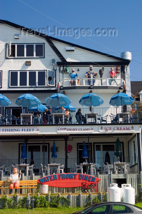 canada446: Scenic views of the historic fishing village of Lunenburg, Nova Scotia, Canada - photo by D.Smith - (c) Travel-Images.com - Stock Photography agency - Image Bank