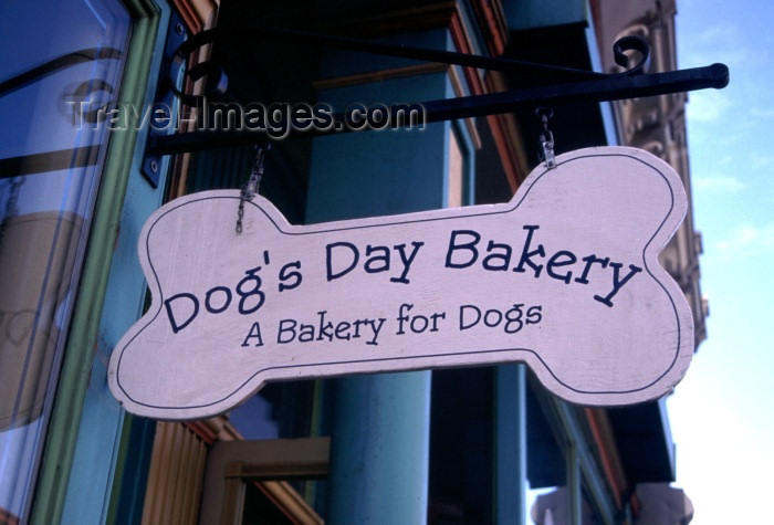 canada45: Canada / Kanada - Victoria (BC): a bakery for dogs - photo by F.Rigaud - (c) Travel-Images.com - Stock Photography agency - Image Bank