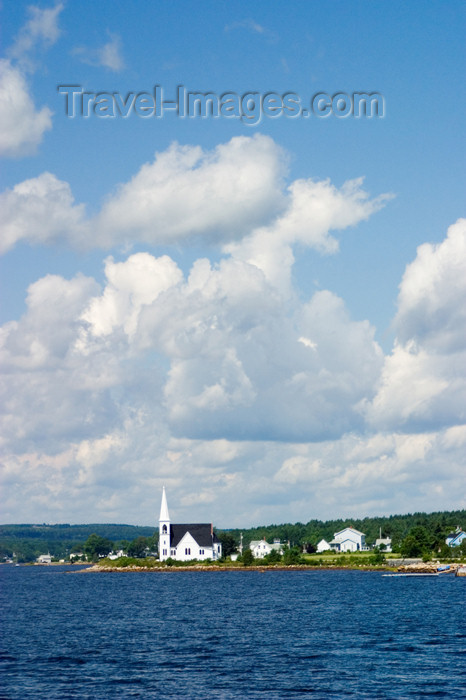 canada451: Scenic views near the historic fishing village of Lunenburg, Nova Scotia, Canada - photo by D.Smith - (c) Travel-Images.com - Stock Photography agency - Image Bank