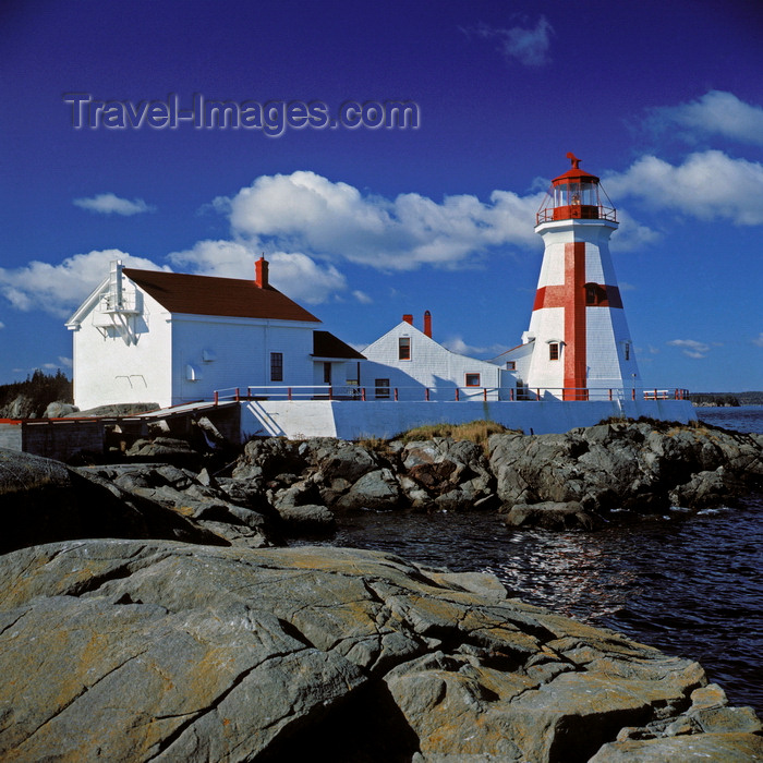 canada53: Campobello Island, New Brunswick, Canada: East Quoddy Head Lighthouse is accessible only during low tide - photo by C.Lovell - (c) Travel-Images.com - Stock Photography agency - Image Bank