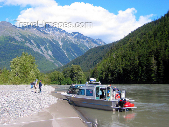 canada559: Skitine river, BC, Canada: tour boats - photo by R.Eime - (c) Travel-Images.com - Stock Photography agency - Image Bank