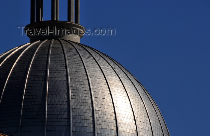 canada601: Montreal, Quebec, Canada: tin-plated dome of Marché Bonsecours - Rue de La Commune / Rue St-Paul - Vieux-Montréal - photo by M.Torres - (c) Travel-Images.com - Stock Photography agency - Image Bank