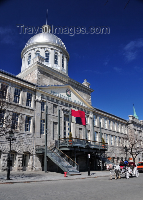 canada609: Montreal, Quebec, Canada: Bonsecours market and caleche on Rue de La Commune - Neo-classical style - architects William Footner and George Browne - Vieux-Montréal - photo by M.Torres - (c) Travel-Images.com - Stock Photography agency - Image Bank