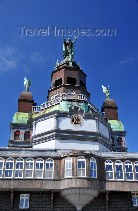 canada610: Montreal, Quebec, Canada: Notre-Dame-de-Bon-Secours chapel - rear view, overlooking the old harbour - built by Joseph Morin - borough of Ville-Marie - Vieux-Montréal - photo by M.Torres - (c) Travel-Images.com - Stock Photography agency - Image Bank