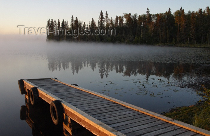 canada63: Canada / Kanada - Saskatchewan: reflection of trees and sky in this Northern Saskatchewan Lake - photo by M.Duffy - (c) Travel-Images.com - Stock Photography agency - Image Bank