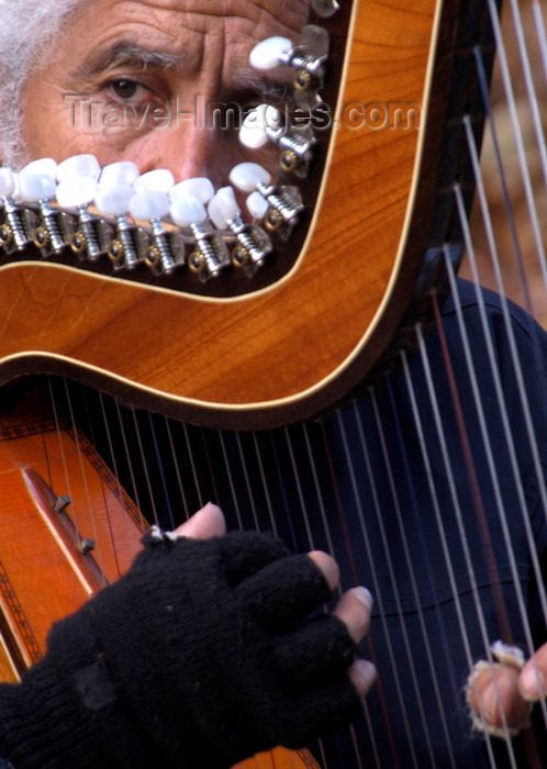 canada639: Quebec City, Quebec: harp player - street musician - photo by B.Cain - (c) Travel-Images.com - Stock Photography agency - Image Bank