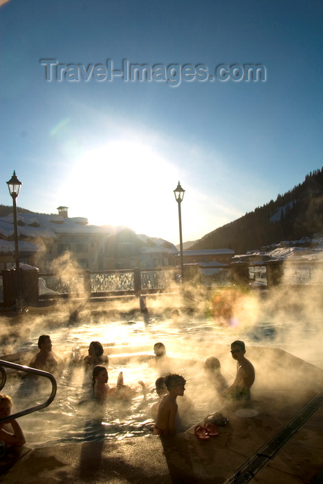 canada658: Kamloops, BC, Canada: Hot tub activities in winter - Sun Peaks ski resort - photo by D.Smith - (c) Travel-Images.com - Stock Photography agency - Image Bank