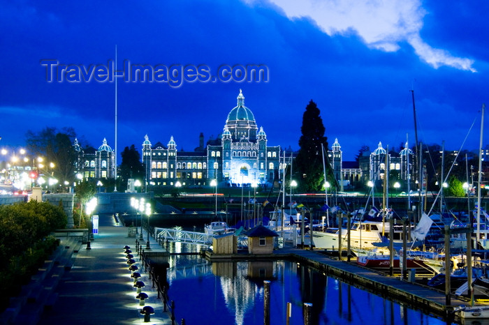 canada667: Victoria, BC, Canada: downtown at dusk - BC Legislature Parliament Buildings with low energy decorative lights in Victoria harbour - photo by D.Smith - (c) Travel-Images.com - Stock Photography agency - Image Bank