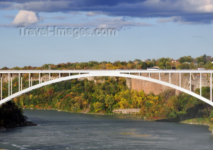 canada687: Niagara Falls, Ontario, Canada: Rainbow Bridge connects Ontario to NY state - designed by architect Richard Lee - Niagara River - part of Highway 420 - photo by M.Torres - (c) Travel-Images.com - Stock Photography agency - Image Bank