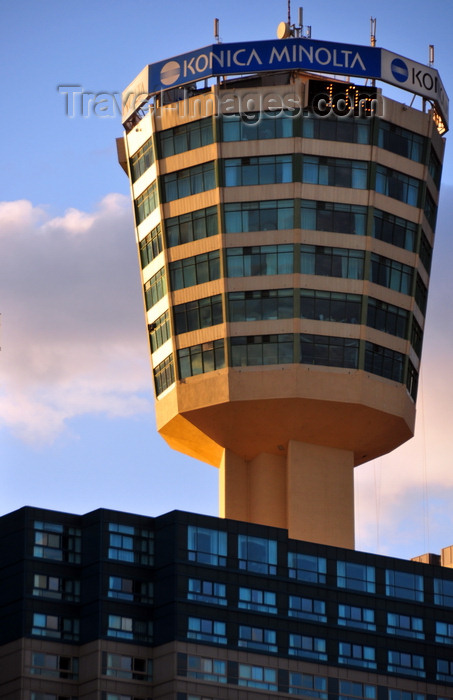 canada693: Niagara Falls, Ontario, Canada: Konica Minolta Tower Centre - temperature indicator - 10ºC - complete with a wedding chapel... and hotel - Fallsview area - photo by M.Torres - (c) Travel-Images.com - Stock Photography agency - Image Bank