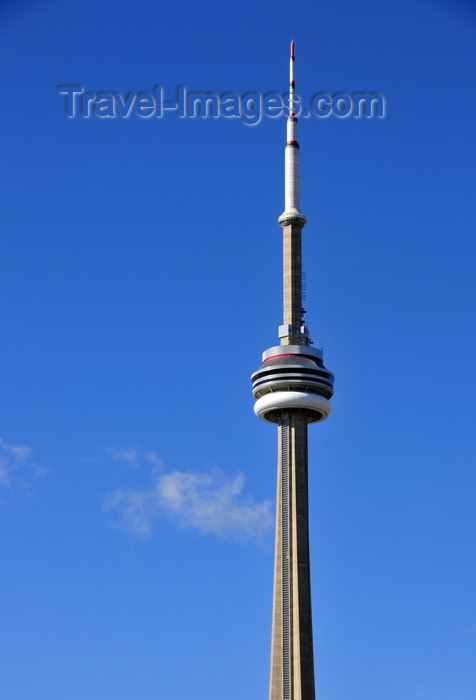 canada697: Toronto, Ontario, Canada: CN Tower - the tallest free-standing structure in the Americas - 553.33 metres tall communications and observation tower built by the Canadian National Railway - photo by M.Torres - (c) Travel-Images.com - Stock Photography agency - Image Bank