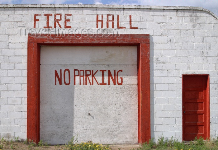 canada70: Canada / Kanada - Saskatchewan: weathered old Fire Hall door - photo by M.Duffy - (c) Travel-Images.com - Stock Photography agency - Image Bank