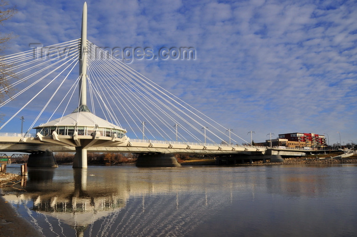 canada759: Winnipeg, Manitoba, Canada: Esplanade Riel pedestrian bridge - spans the Red River connecting downtown Winnipeg with St. Boniface, the city's French Quarter - side-spar cable-stayed bridge - photo by M.Torres - (c) Travel-Images.com - Stock Photography agency - Image Bank