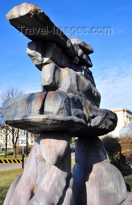 canada777: Winnipeg, Manitoba, Canada: Inukshuk over two bears - grounds of the Legislative Palace - first nation stone landmark - photo by M.Torres - (c) Travel-Images.com - Stock Photography agency - Image Bank
