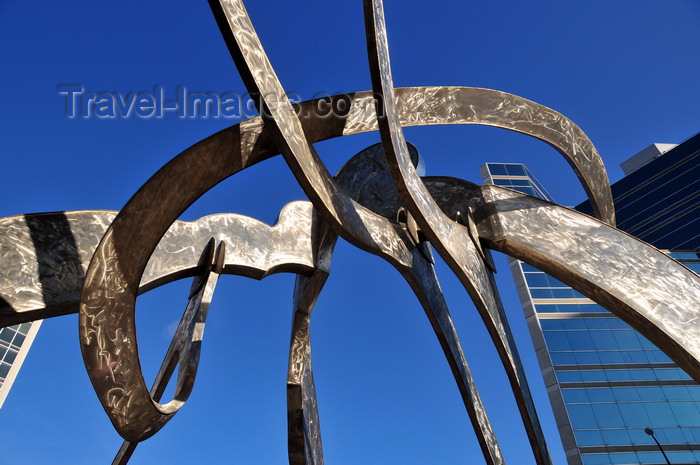 canada786: Winnipeg, Manitoba, Canada: 'Justice' - stainless steel sculpture by Gordon Reeve - Remand Centre prison in the background - Kennedy Street corner York avenue - photo by M.Torres - (c) Travel-Images.com - Stock Photography agency - Image Bank