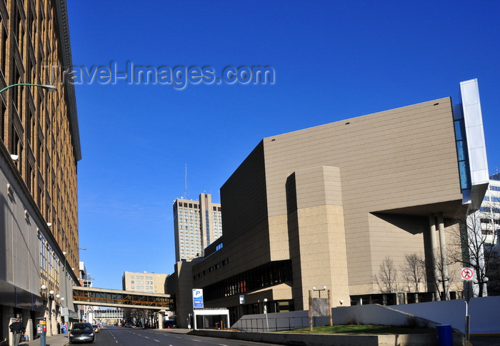 canada791: Winnipeg, Manitoba, Canada: Millenium Library - Patkau Architects / LM Architectural Group - façade on Donald Street - photo by M.Torres - (c) Travel-Images.com - Stock Photography agency - Image Bank