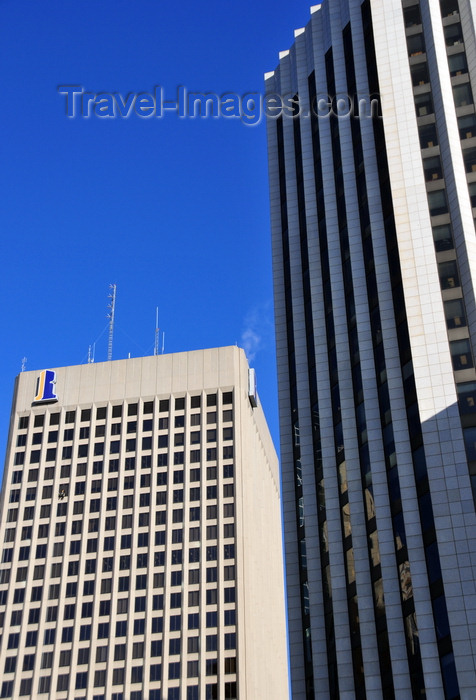 canada804: Winnipeg, Manitoba, Canada: Richardson Building and MTS Place Main - heart of the city at Portage and Main - photo by M.Torres - (c) Travel-Images.com - Stock Photography agency - Image Bank