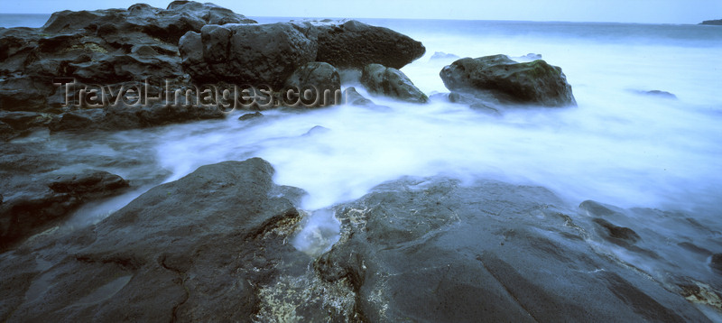 canary73: Los Hervideros, Lanzarote, Canary Islands: the volcaninc coast of southern Lanzarote - photo by W.Allgöwer - (c) Travel-Images.com - Stock Photography agency - Image Bank