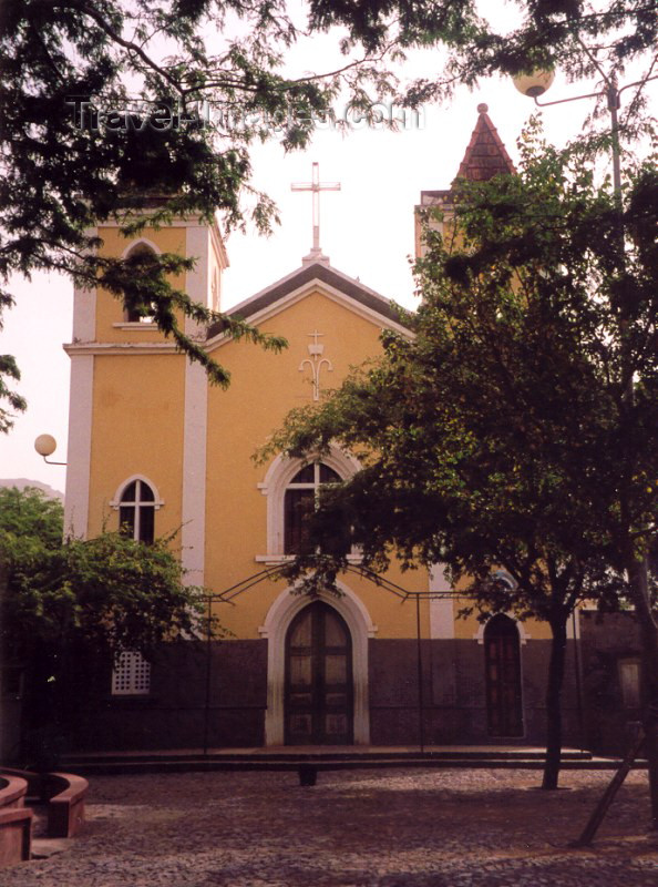 capeverde3: Cabo Verde - Cape Verde - Sao Domingos, Santiago island: main church - igreja matriz - photo by M.Torres - (c) Travel-Images.com - Stock Photography agency - Image Bank