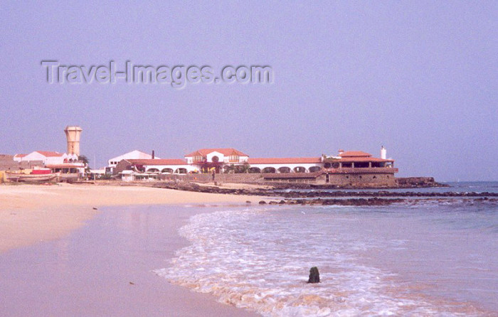capeverde33: Cape Verde / Cabo Verde - Sta. Maria, Sal Island: view from the beach - vista da praia - photo by M.Torres - (c) Travel-Images.com - Stock Photography agency - Image Bank