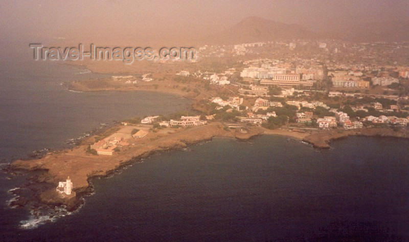 capeverde5: Cabo Verde - Cape Verde - Cidade da Praia, Santiago island: from the air - Ponta Temerosa and Plateau - vista do ar - photo by M.Torres - (c) Travel-Images.com - Stock Photography agency - Image Bank