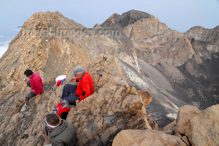 capeverde75: Fogo natural park, Fogo island - Cape Verde / Cabo Verde: at the top of Pico do Fogo volcano - edge of the caldera - photo by E.Petitalot - (c) Travel-Images.com - Stock Photography agency - Image Bank