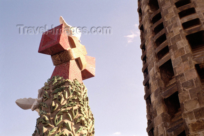 catalon104: Catalonia - Barcelona: cross - the Sagrada Familia cathedral - photo by M.Bergsma - (c) Travel-Images.com - Stock Photography agency - Image Bank