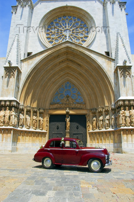 catalon122: Tarragona, Catalonia: façade of the Cathedral - a classical car waits for the bride and groom - Vauxhall Wyvern LIX 4-Door Saloon - photo by B.Henry - (c) Travel-Images.com - Stock Photography agency - Image Bank