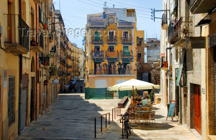 catalon125: Tarragona, Catalonia: pavement café in the old city - Plaça dels Sedassos - photo by B.Henry - (c) Travel-Images.com - Stock Photography agency - Image Bank