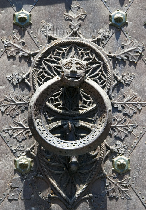 catalon126: Tarragona, Catalonia: Cathedral - doorhandle - photo by B.Henry - (c) Travel-Images.com - Stock Photography agency - Image Bank